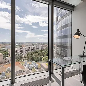 Rentplanet - Sky Tower , Breslau Polen